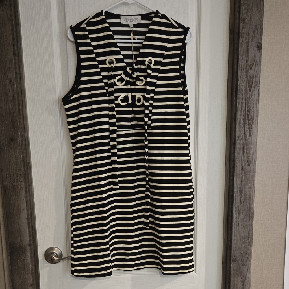 Veveret Black and White Striped Dress SIZE LARGE